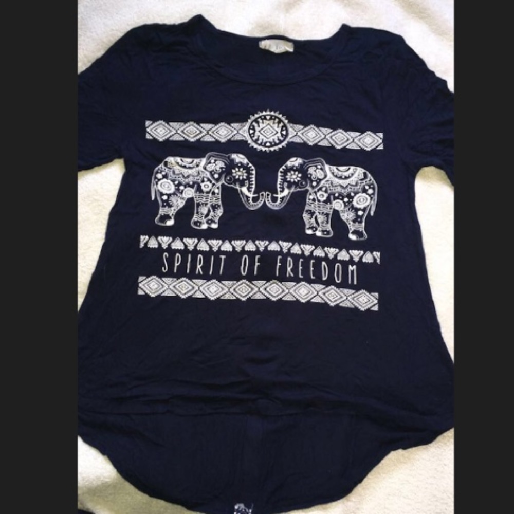A elephant shirt 🐘